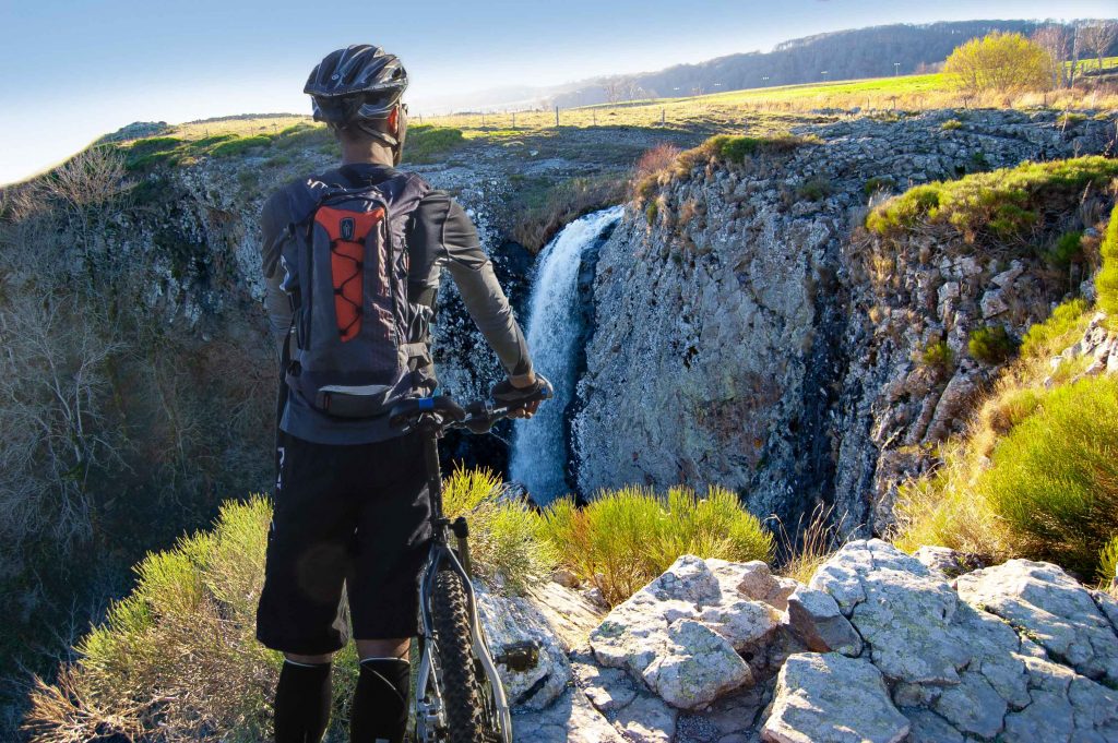 cascade-du-deroc-lozere-bike
